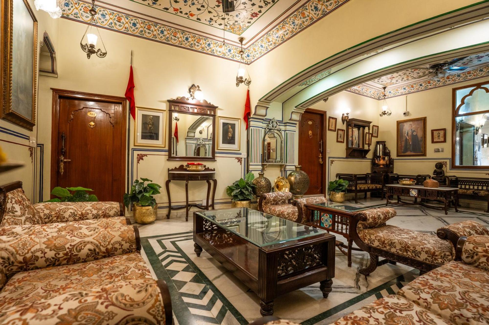 أومايد باوان - فندق بوتيك هيريتيج ستايل جايبور المظهر الخارجي الصورة